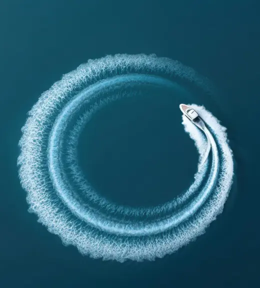 Speedboat doing circles in the ocean